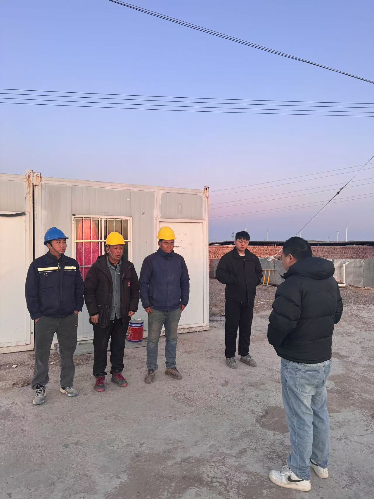 宁夏华电风光互补项目周一安全例会